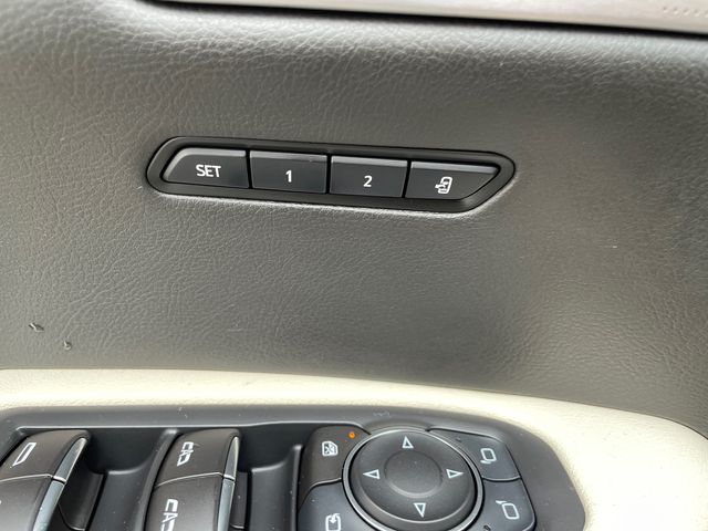 Vehicle image 27 of 45