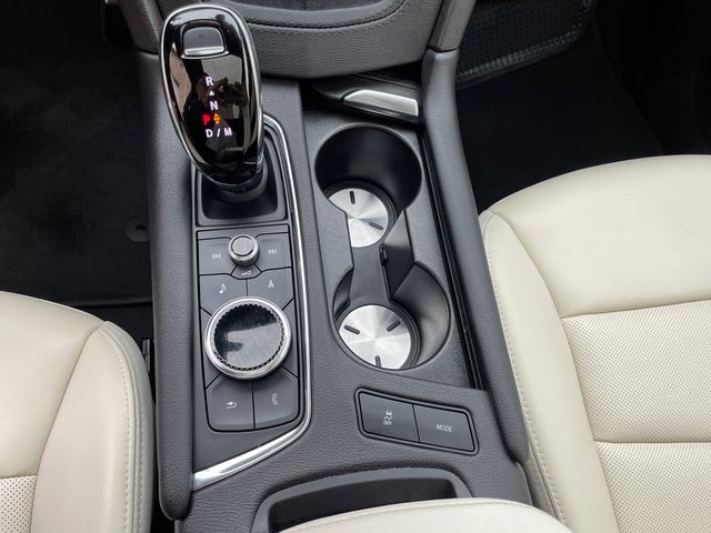 Vehicle image 25 of 45