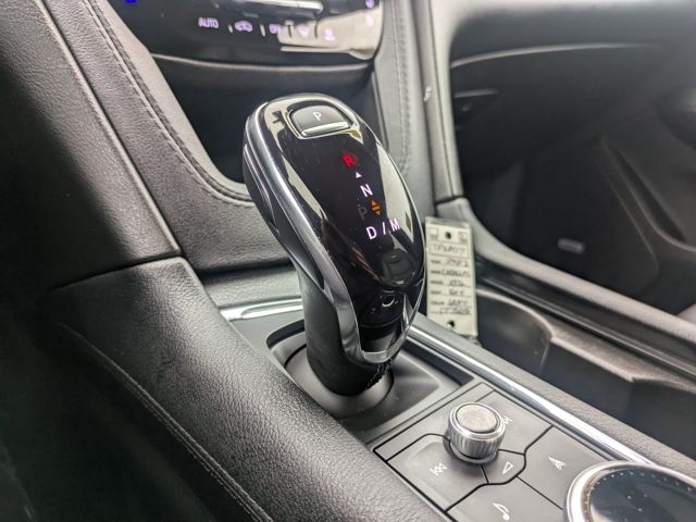 Vehicle image 20 of 32