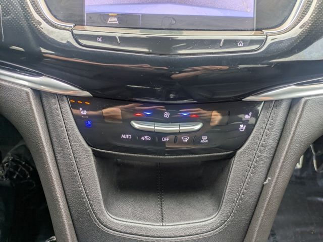 Vehicle image 29 of 32
