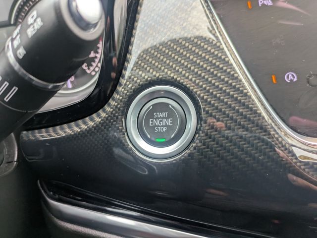 Vehicle image 21 of 32