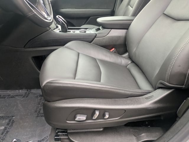 Vehicle image 26 of 32