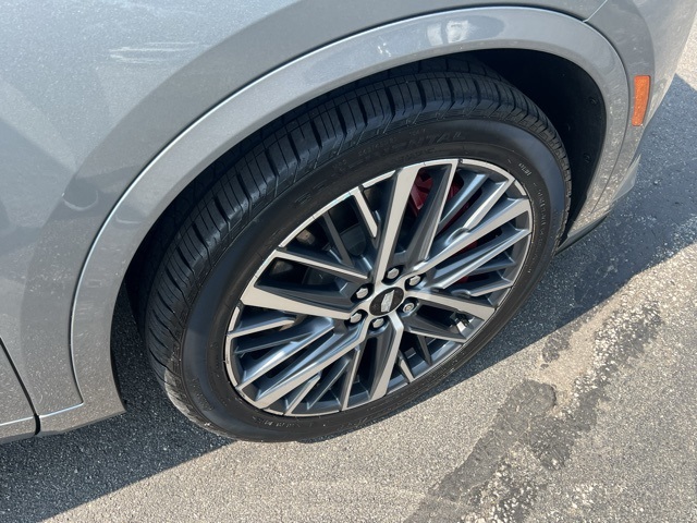 Vehicle image 23 of 26