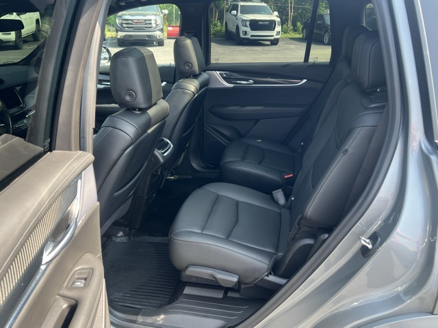 Vehicle image 19 of 26