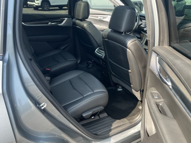 Vehicle image 21 of 26