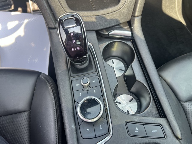 Vehicle image 17 of 26
