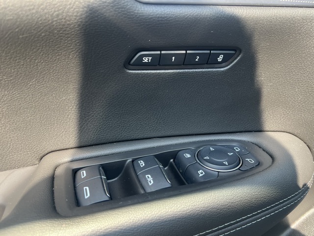 Vehicle image 11 of 26