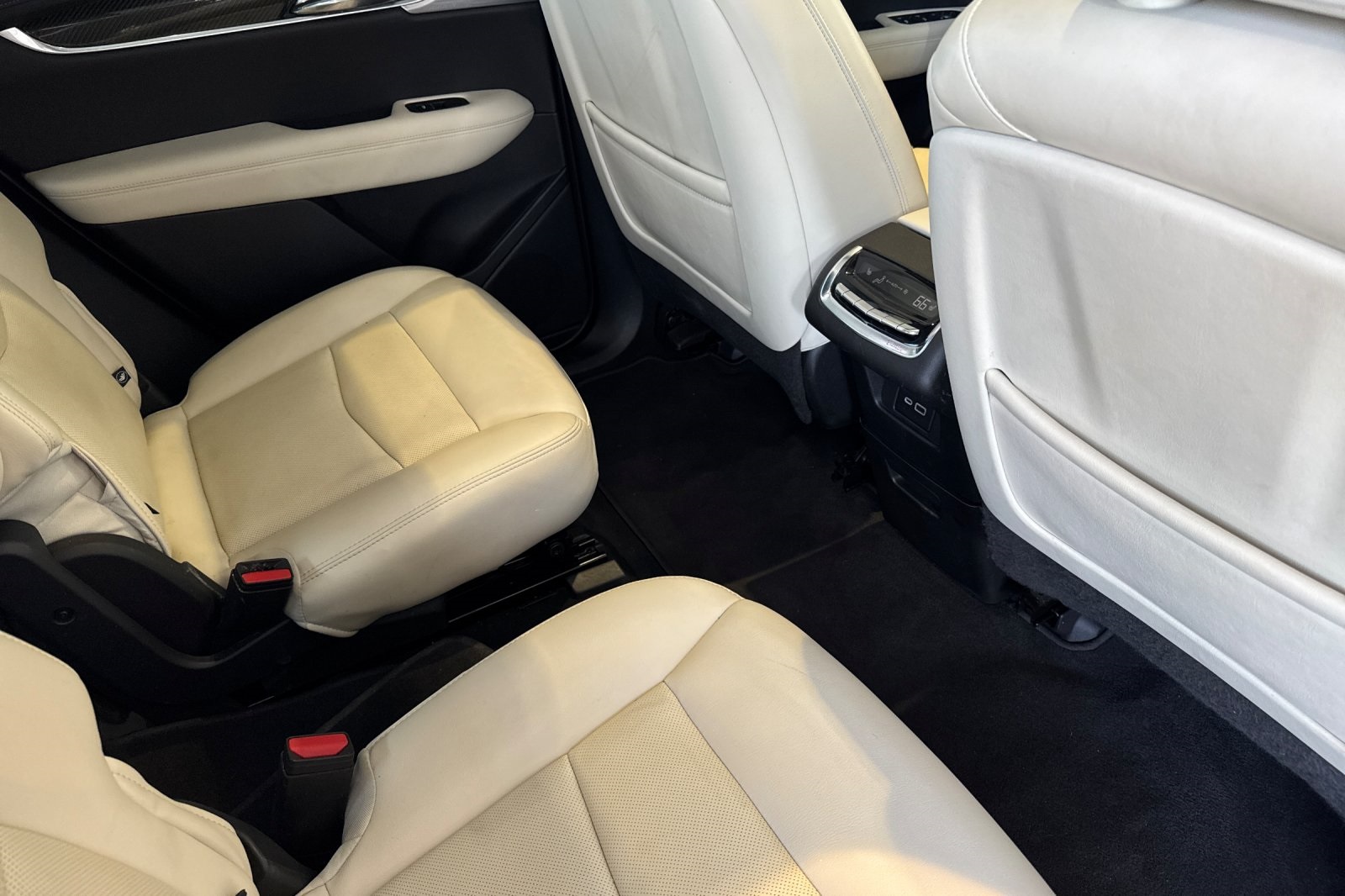 Vehicle image 19 of 53