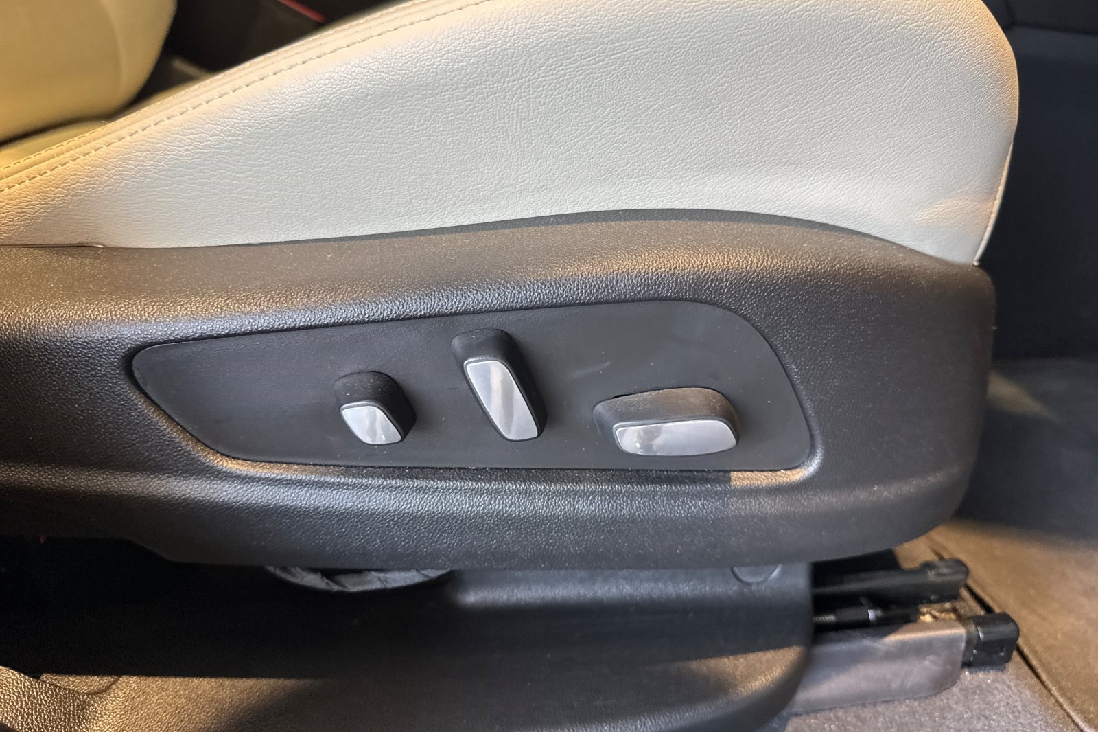 Vehicle image 24 of 53