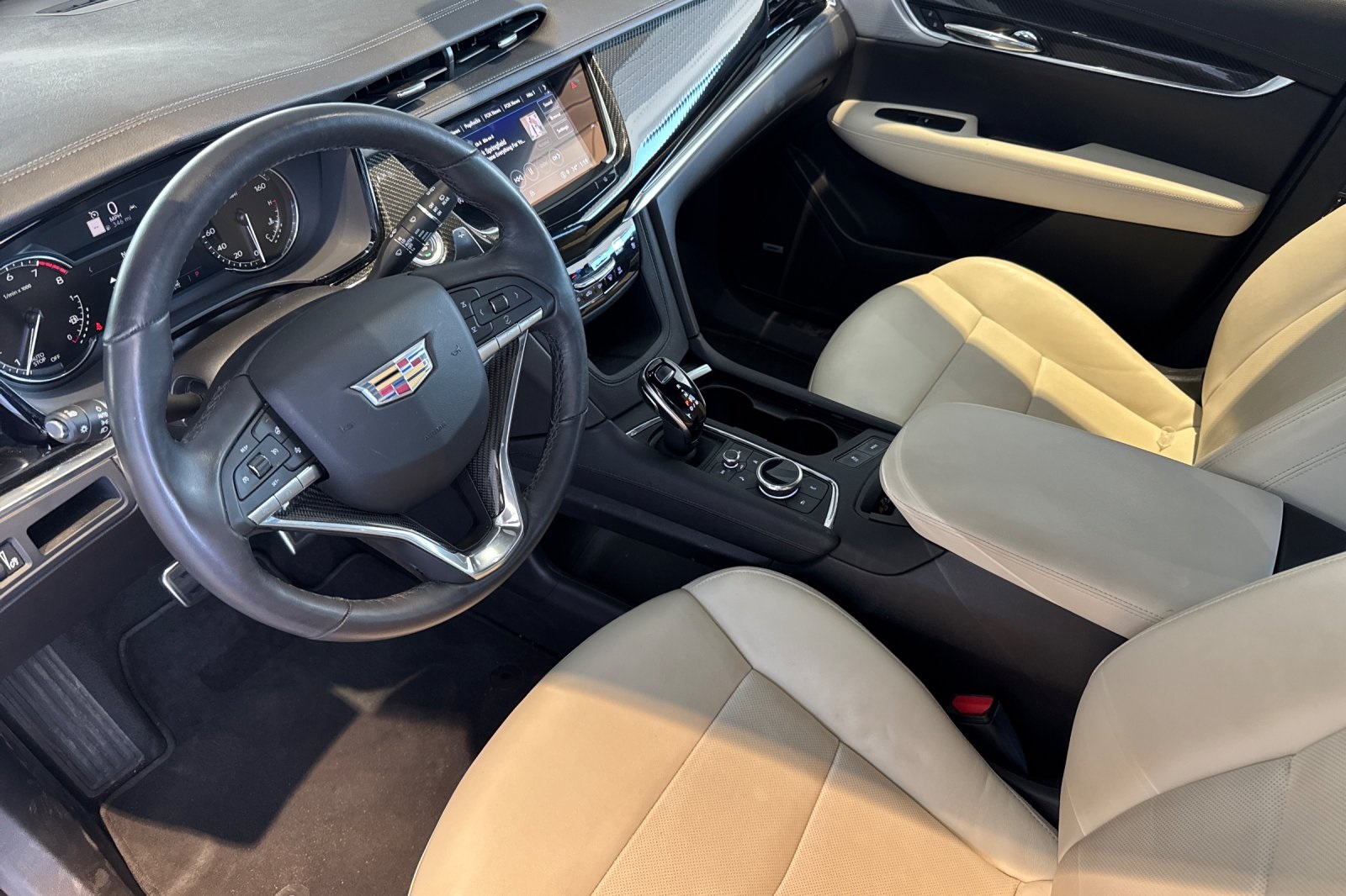 Vehicle image 10 of 53