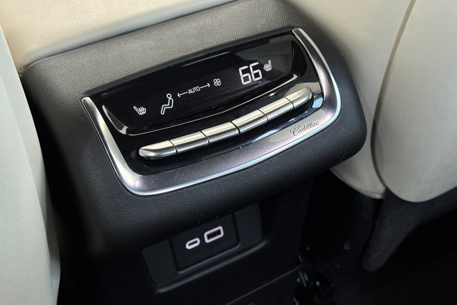 Vehicle image 39 of 53