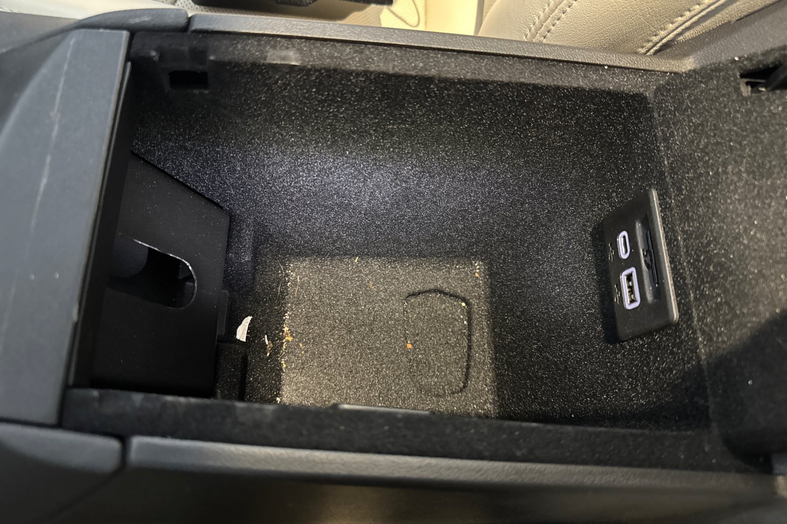 Vehicle image 34 of 53