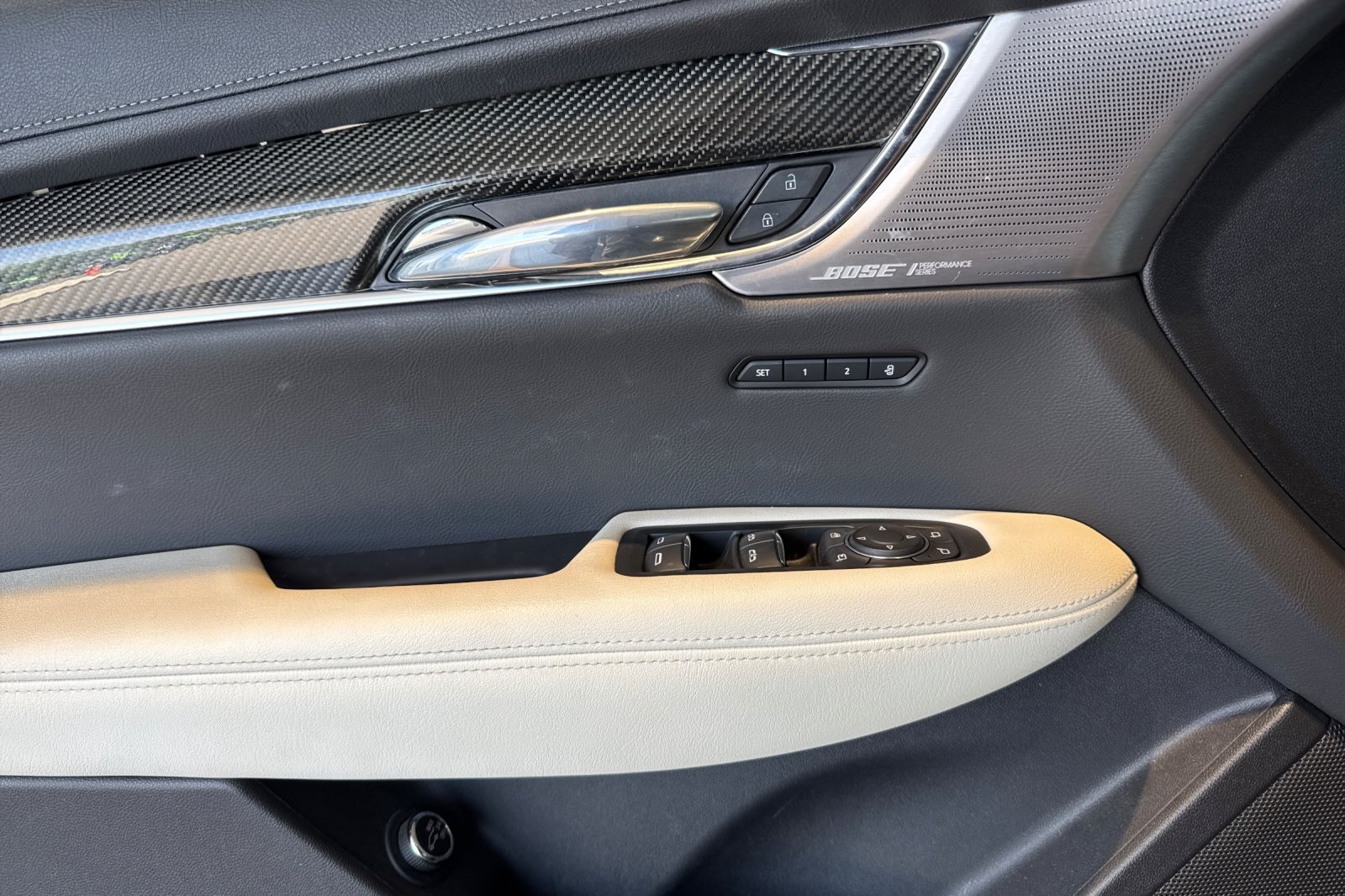 Vehicle image 11 of 53