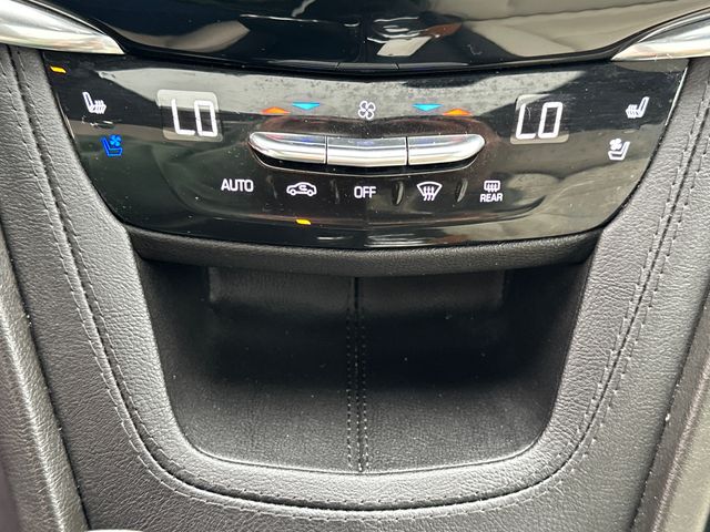 Vehicle image 34 of 38