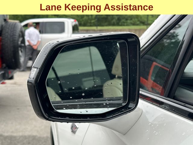 Vehicle image 26 of 38