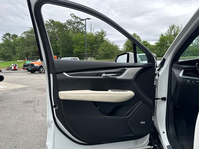 Vehicle image 17 of 38