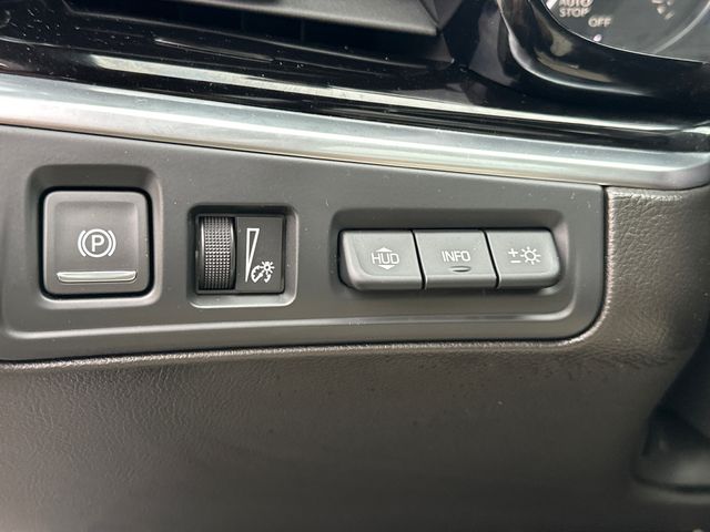 Vehicle image 22 of 38