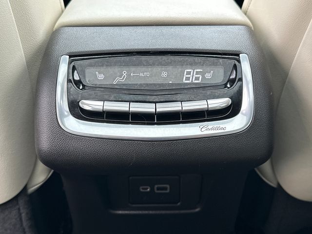 Vehicle image 25 of 38