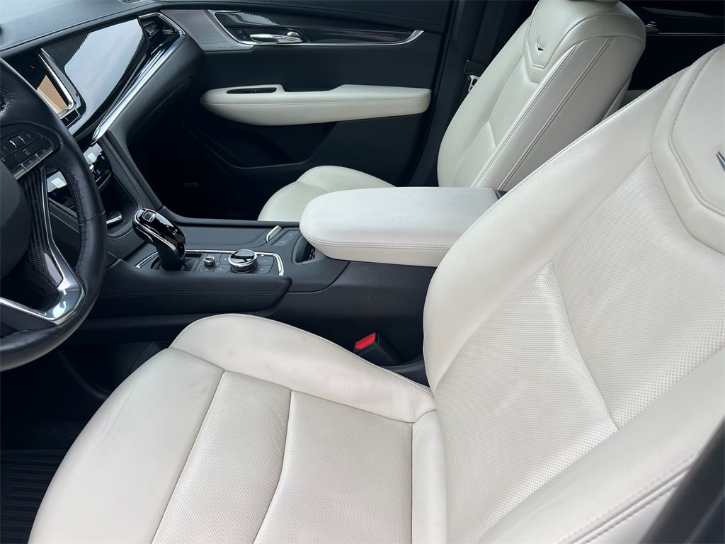 Vehicle image 9 of 41