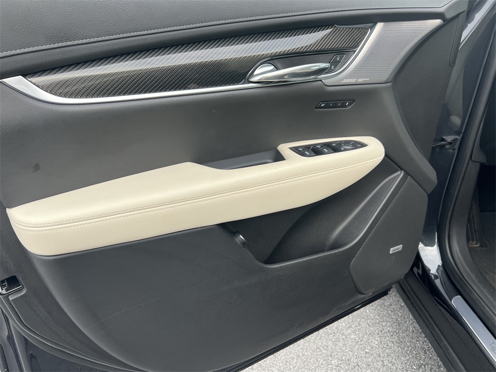 Vehicle image 18 of 41