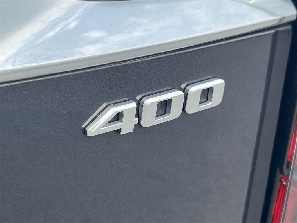 Vehicle image 16 of 41