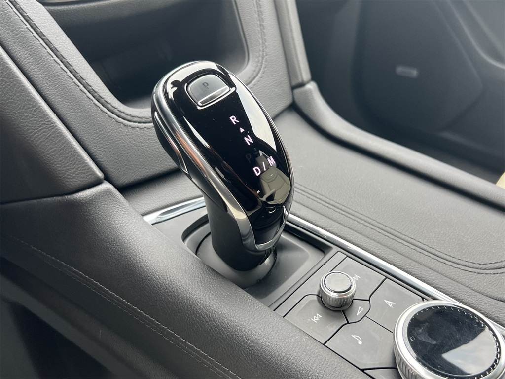 Vehicle image 31 of 41