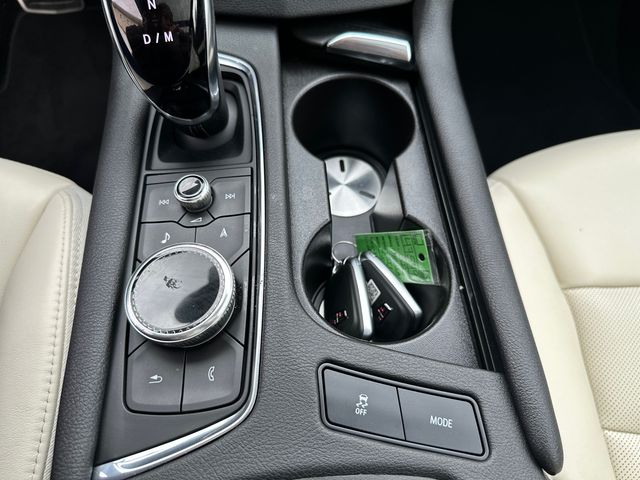Vehicle image 23 of 38