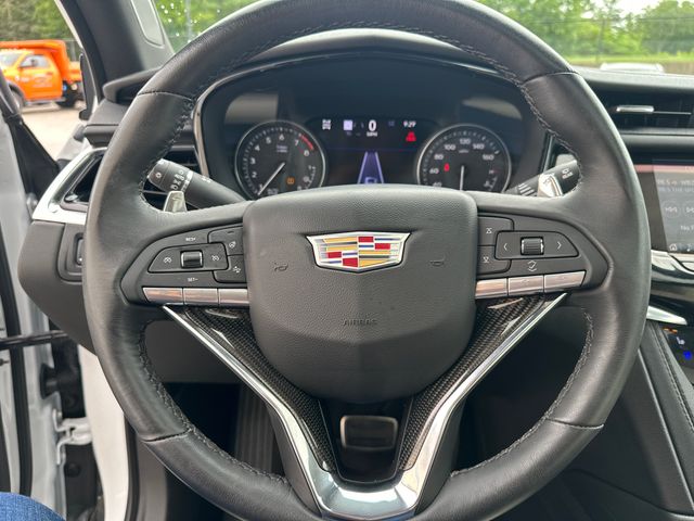 Vehicle image 32 of 38