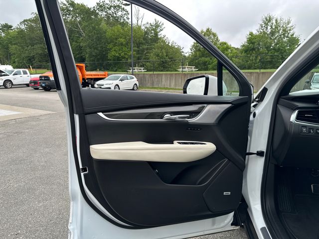 Vehicle image 17 of 38
