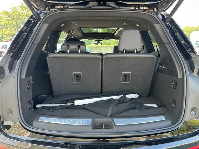 Vehicle image 13 of 38