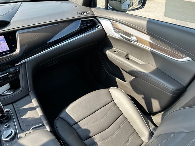 Vehicle image 22 of 38