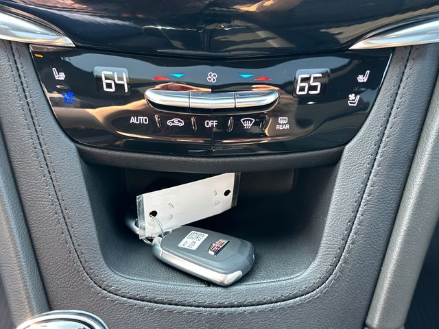 Vehicle image 32 of 38