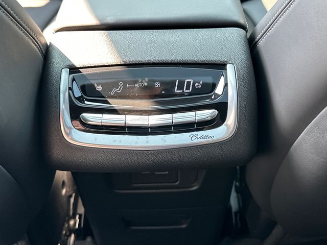 Vehicle image 19 of 38