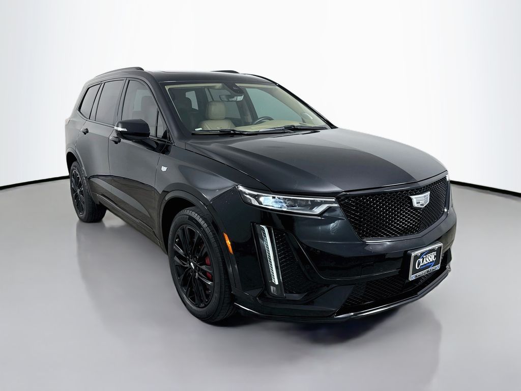 2023 Cadillac XT6 Sport Image 3 of 35