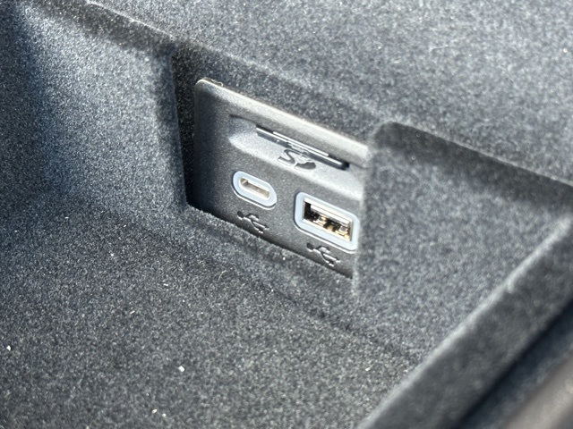 Vehicle image 40 of 50