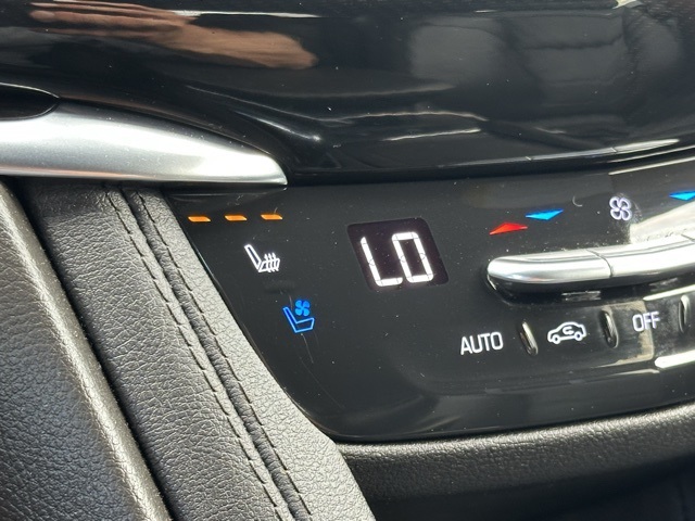 Vehicle image 47 of 50