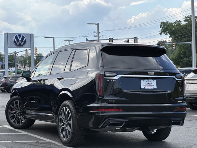 Vehicle image 4 of 50