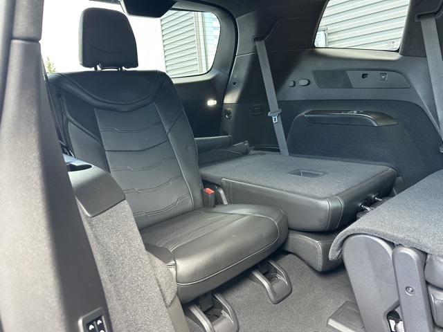 Vehicle image 13 of 50