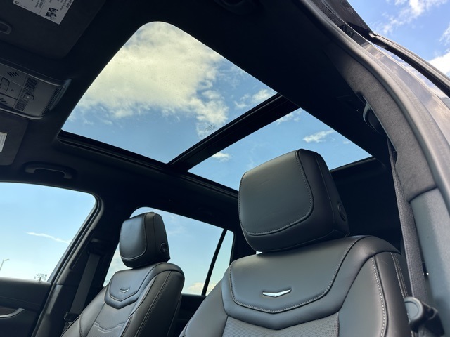 Vehicle image 18 of 50