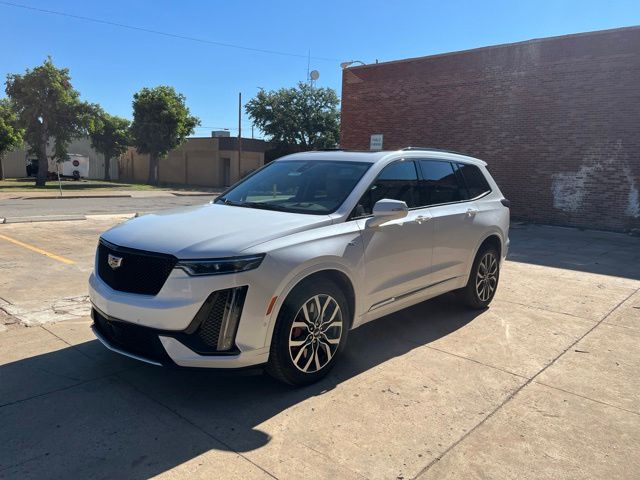 2023 Cadillac XT6 Sport Image 1 of 40