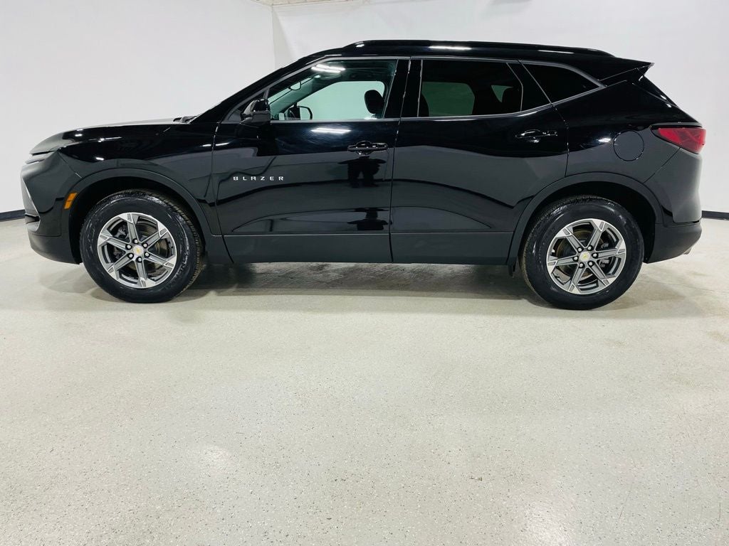 Vehicle image 36 of 103