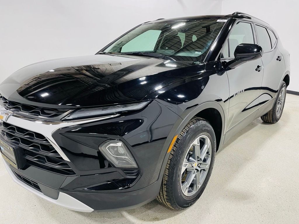Vehicle image 4 of 103