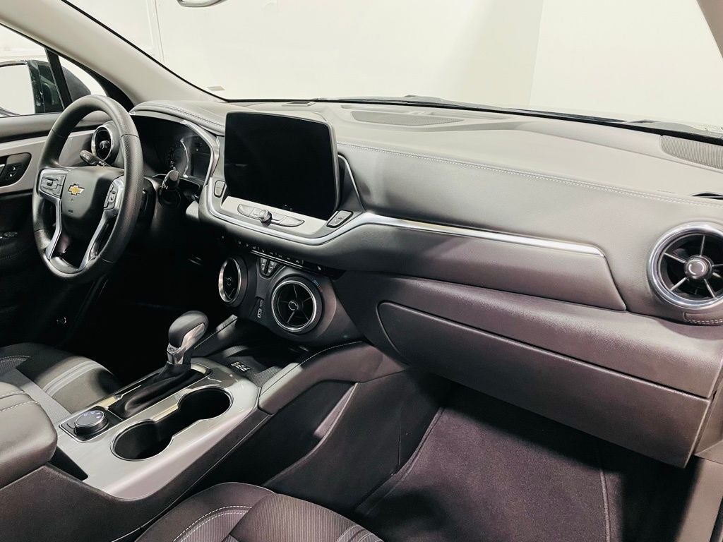 Vehicle image 63 of 103