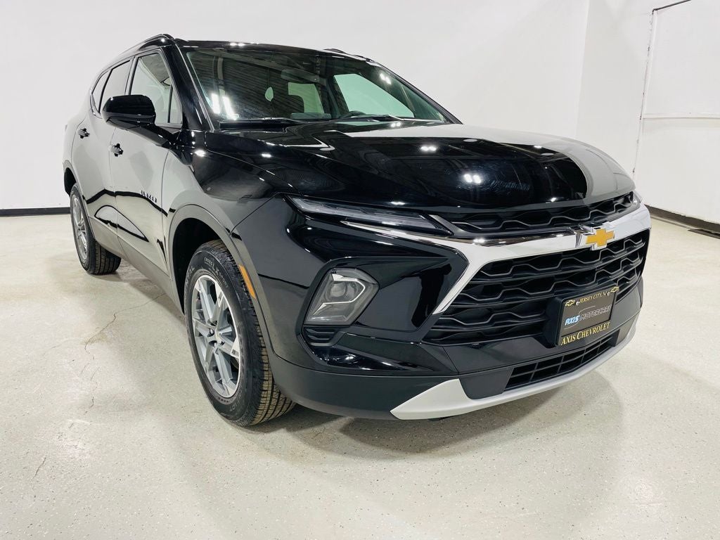 Vehicle image 17 of 103