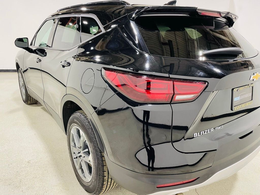Vehicle image 34 of 103