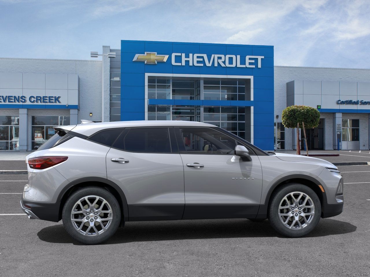 Vehicle image 7 of 28