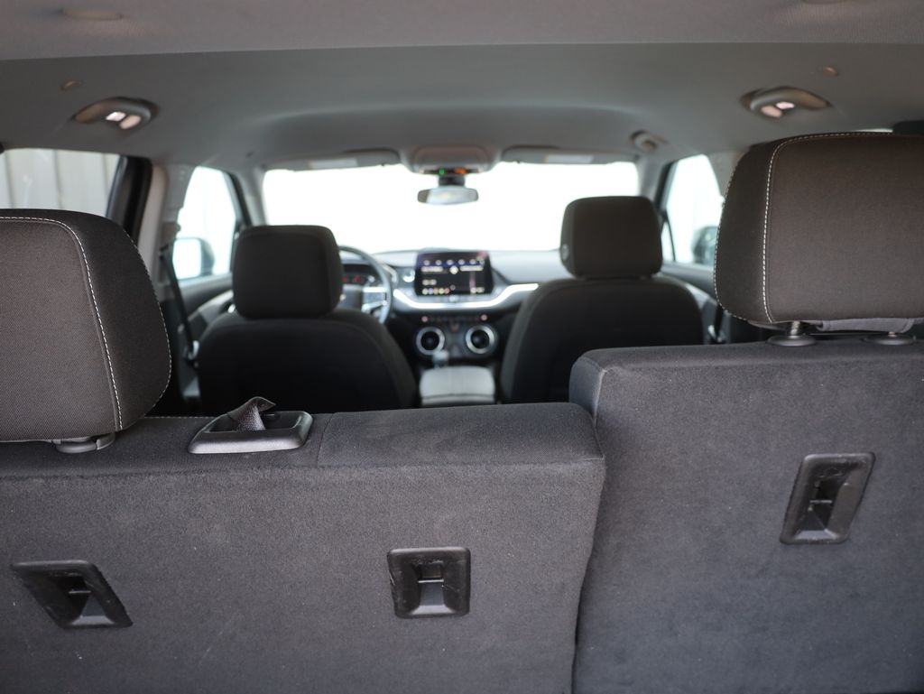 Vehicle image 22 of 44