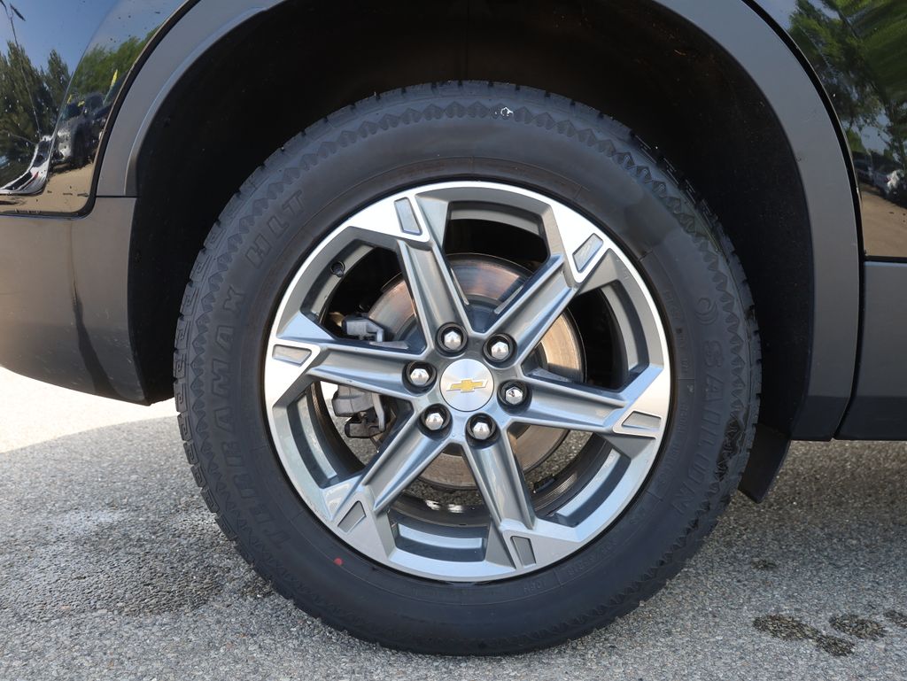 Vehicle image 10 of 44