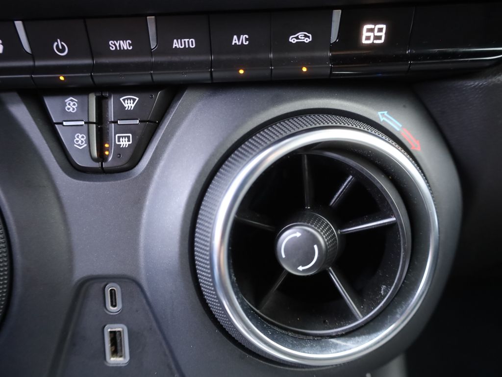 Vehicle image 36 of 44