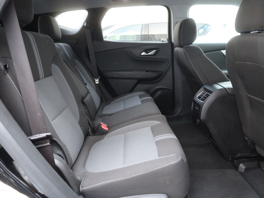 Vehicle image 14 of 44